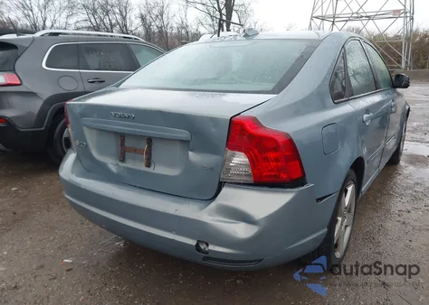 2008 Volvo S40 2.4I z USA, uszkodzony, nr VIN YV1MS390082385747